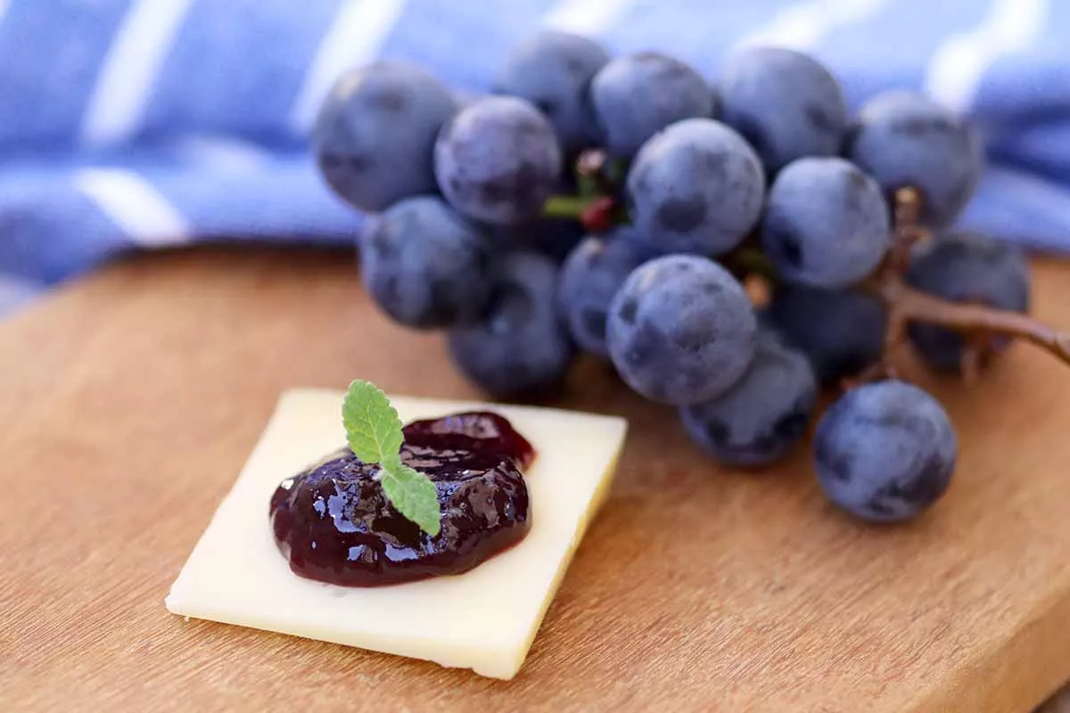 A MELHOR RECEITA DE GELEIA DE UVA FEITA EM CASA! [Aqui na Cozinha] 